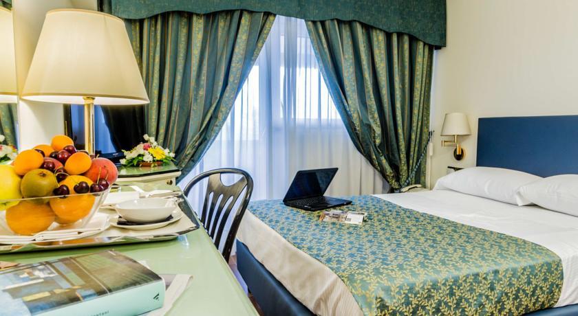 Grande Albergo Potenza Buitenkant foto