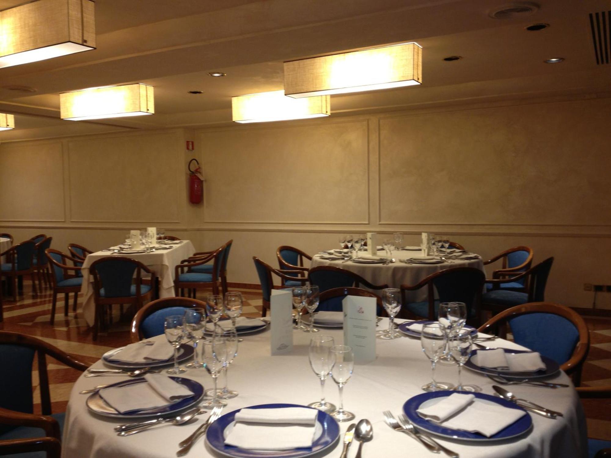 Grande Albergo Potenza Buitenkant foto