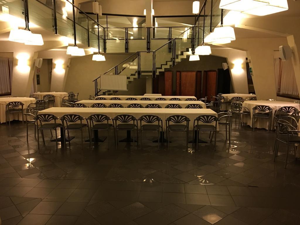 Grande Albergo Potenza Buitenkant foto