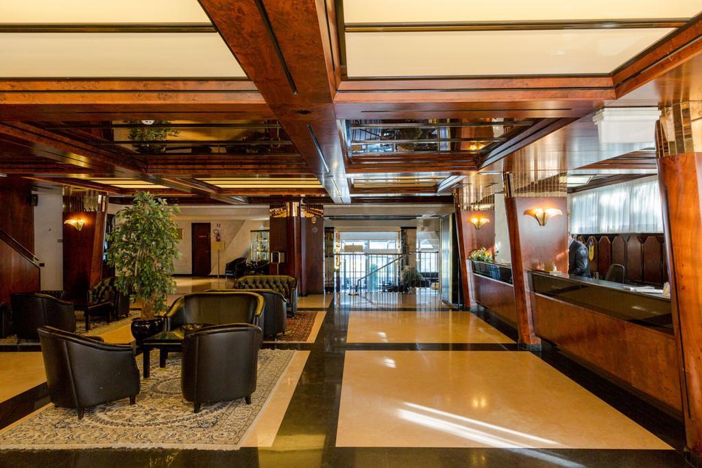Grande Albergo Potenza Buitenkant foto