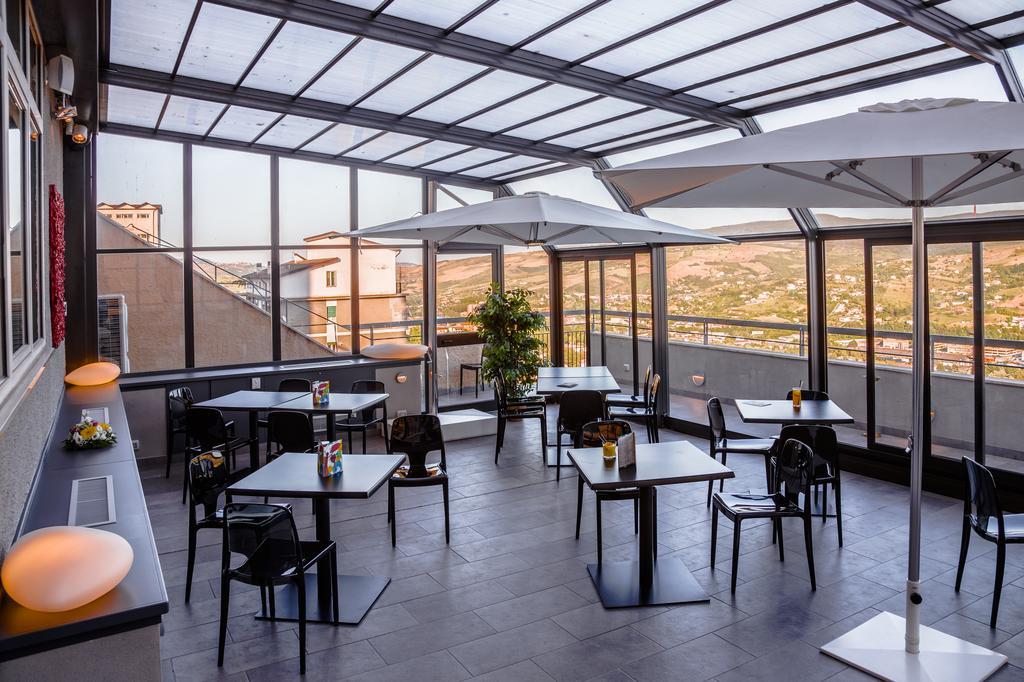 Grande Albergo Potenza Buitenkant foto