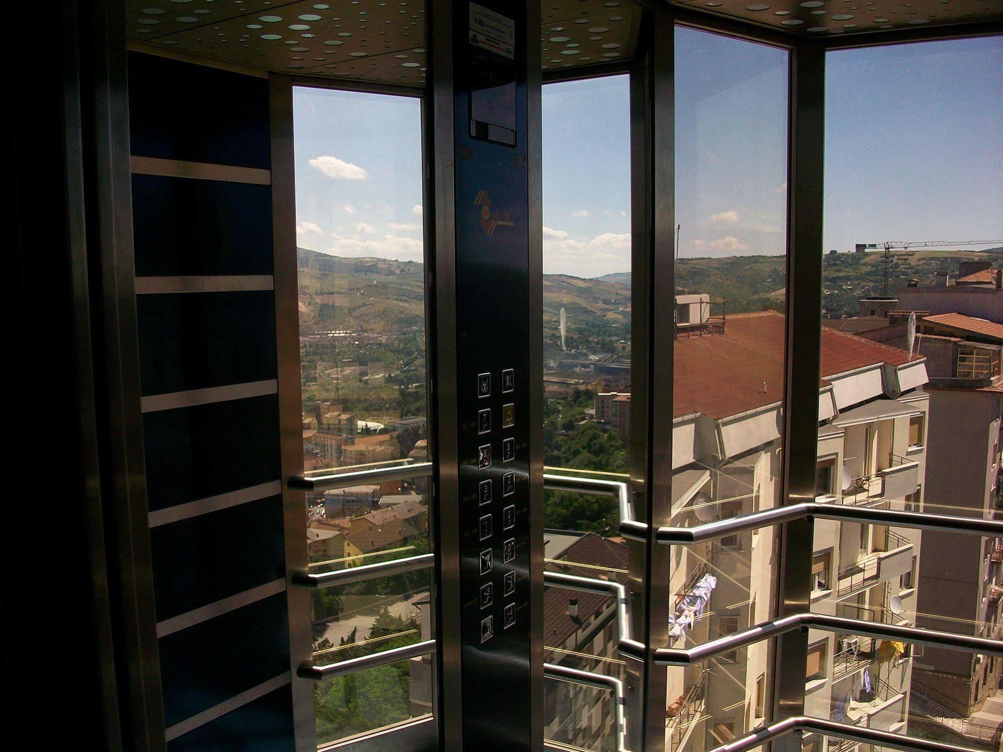 Grande Albergo Potenza Buitenkant foto