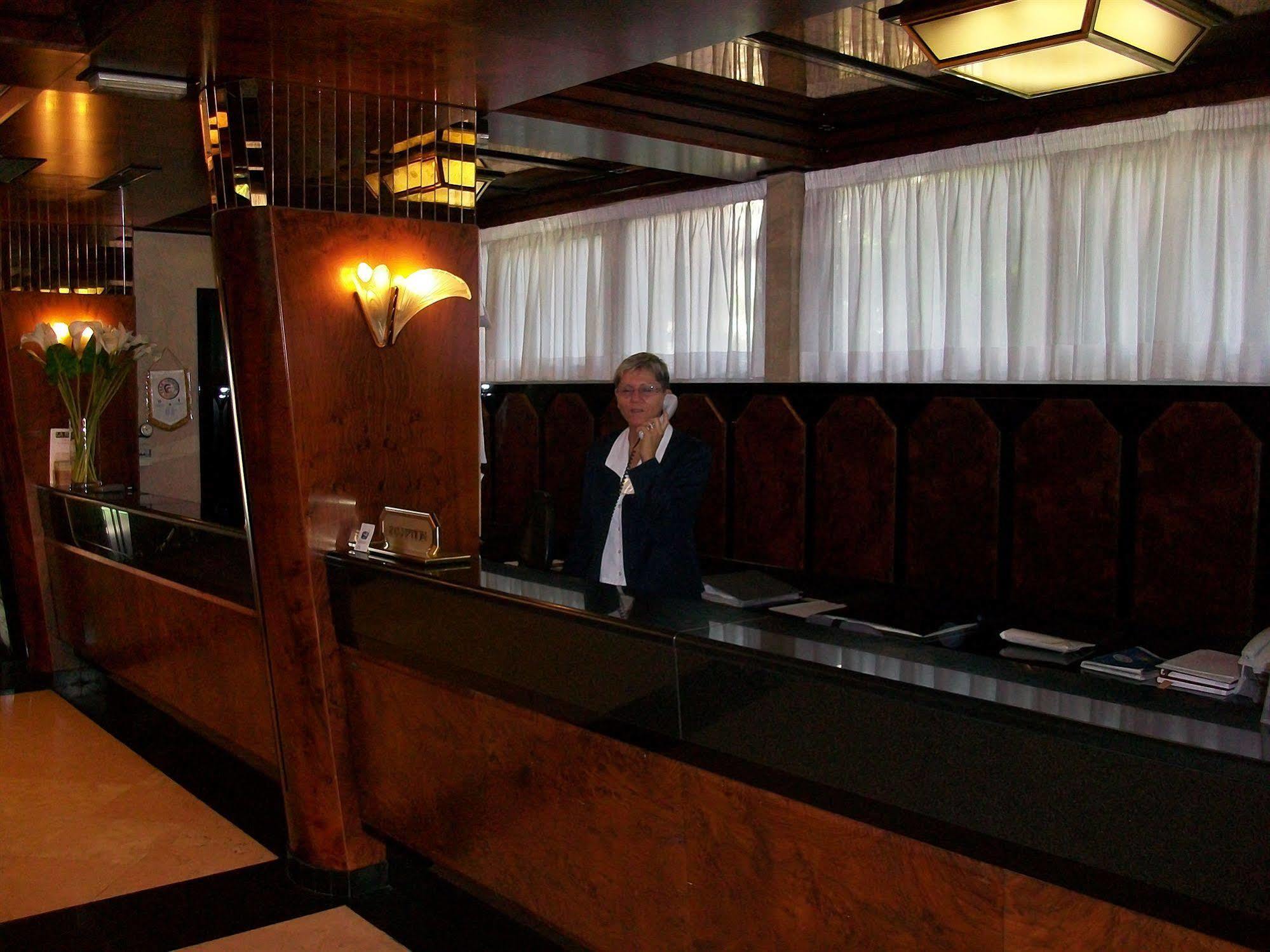 Grande Albergo Potenza Buitenkant foto