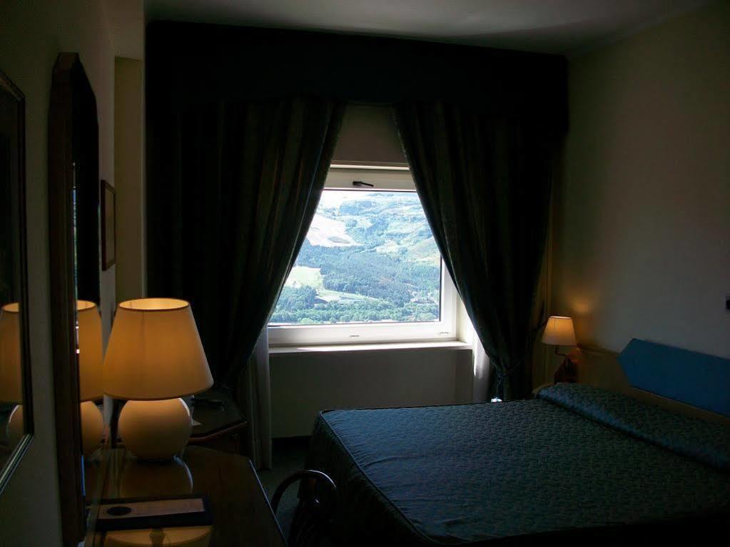 Grande Albergo Potenza Buitenkant foto